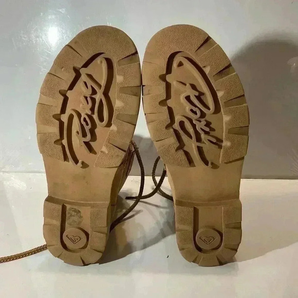 Roxy Boots faux fur lining tie up boot tan size 10 - Picture 9 of 9